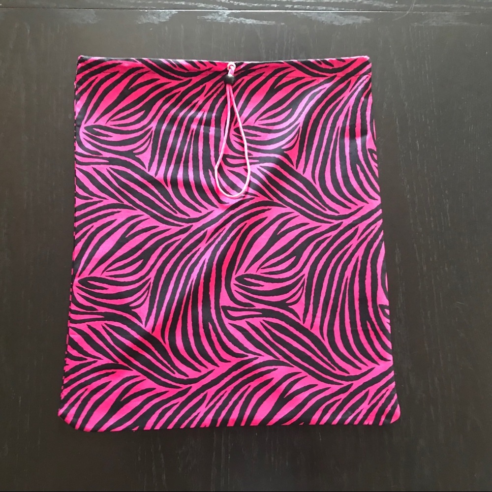 ✨Beautiful handmade dust bag✨